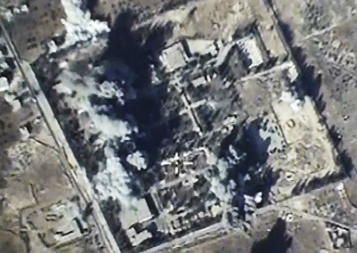Российская авиация за сутки уничтожила десятки объектов ИГ в Сирии - ảnh 1
